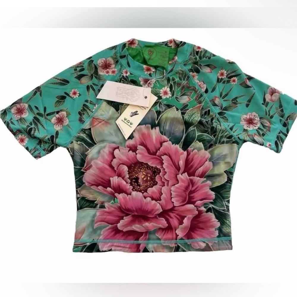 SOLD We Are HAH T’s Me Rash Guard Crop Top | XS | Leaf Me Alone - Picture 2 of 5